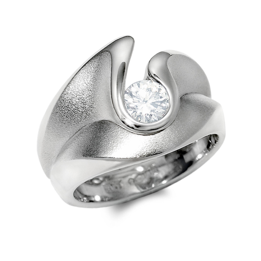 Sculptural satin-finish ring set with a round clear stone
